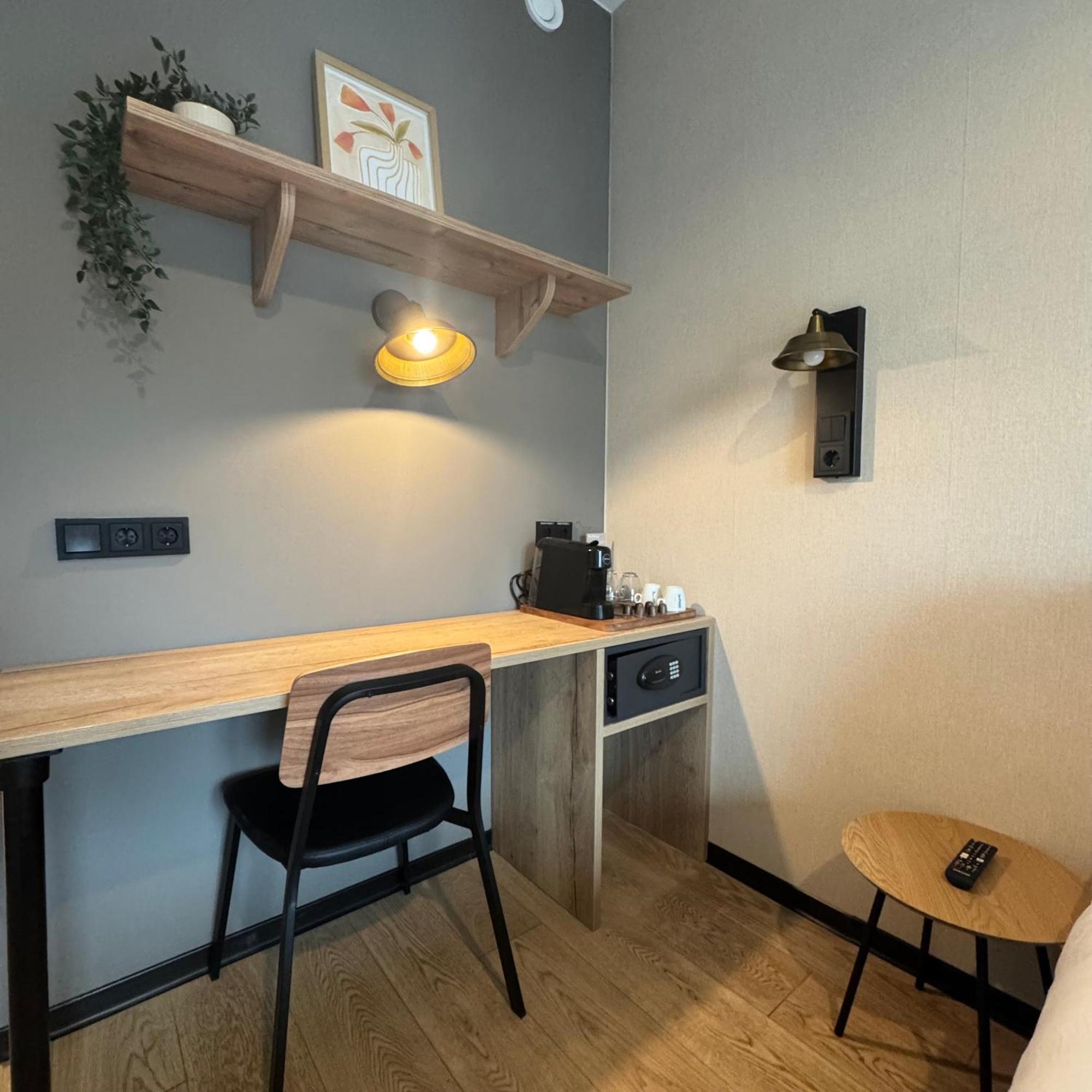 Hotel Emilia Kaatsheuvel Kültér fotó